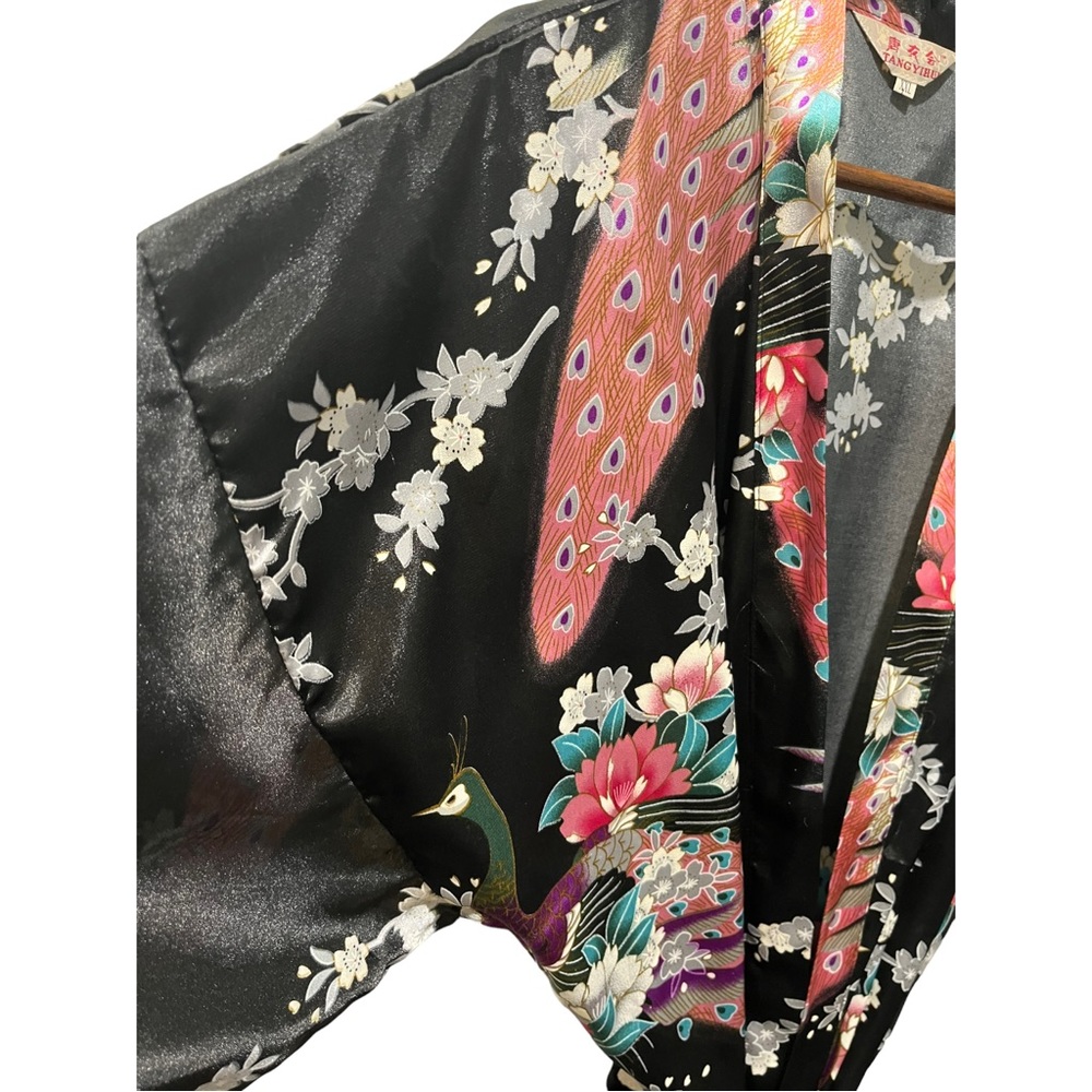 TANGYIHUI SILKY SATIN BLACK FLORAL PEACOCK ROBE WITH MATCHING BELT SIZE XXL - Picture 9 of 16